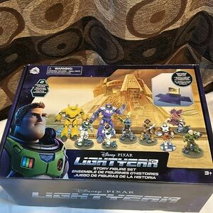 DISNEYPARKS EXCLUSIVE-DISNEY PIXAR LIGHTYEAR FIGURE SET BRAND NEW IN BOX